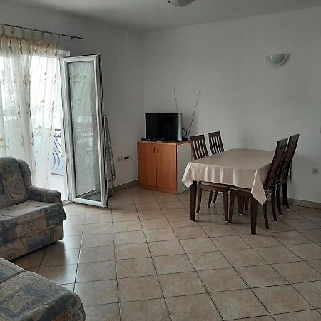 دوغي رات Apartmani Karla المظهر الخارجي الصورة