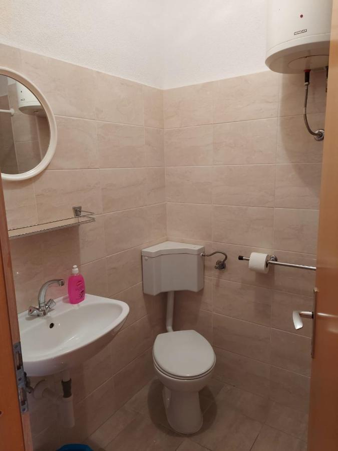 دوغي رات Apartmani Karla المظهر الخارجي الصورة