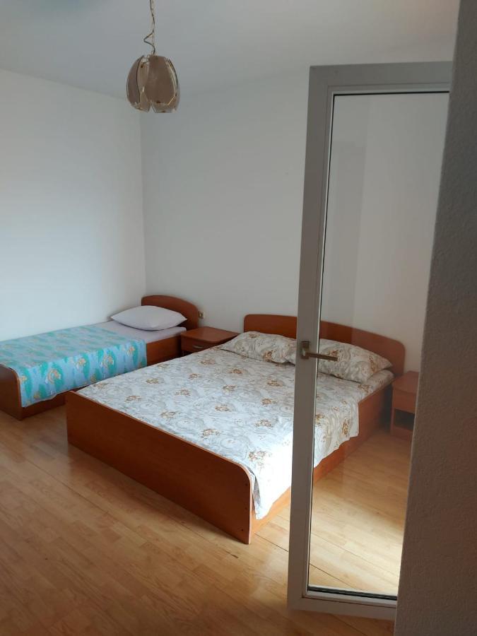 دوغي رات Apartmani Karla المظهر الخارجي الصورة