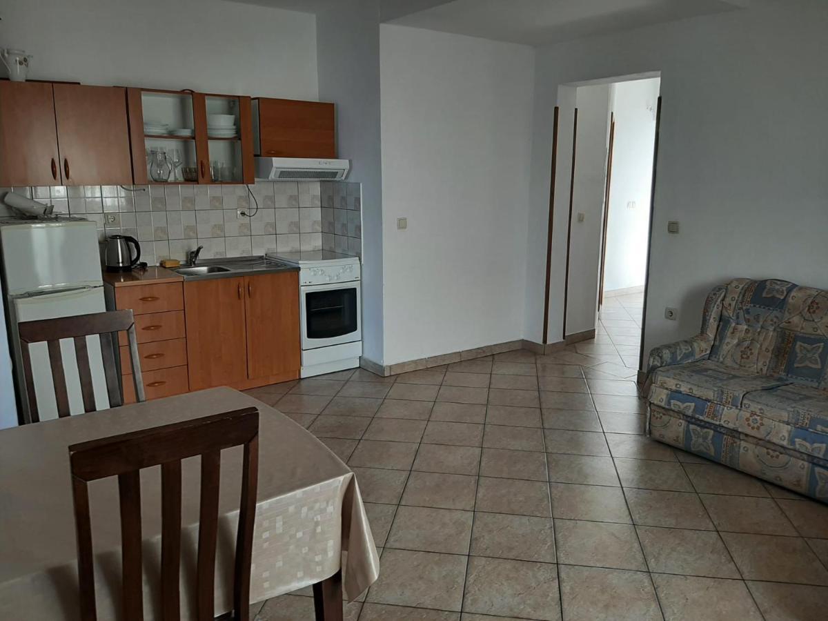 دوغي رات Apartmani Karla المظهر الخارجي الصورة
