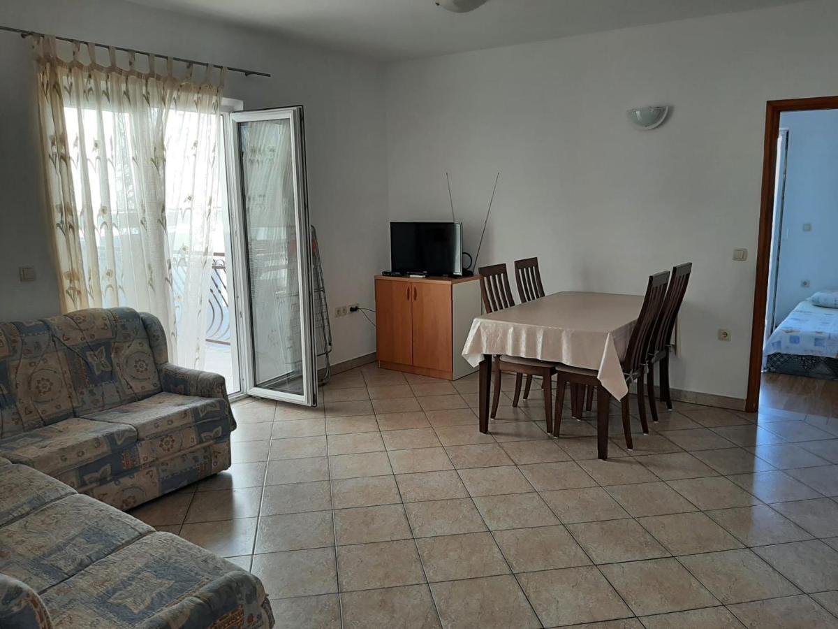 دوغي رات Apartmani Karla المظهر الخارجي الصورة